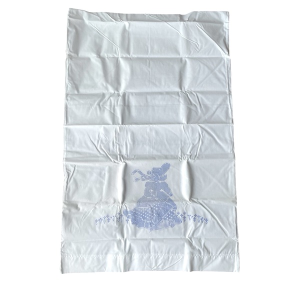 WonderArt Stamped Pillow Cases Embroidery Kits Two Pairs with Embroidery Hoop - Picture 5 of 11